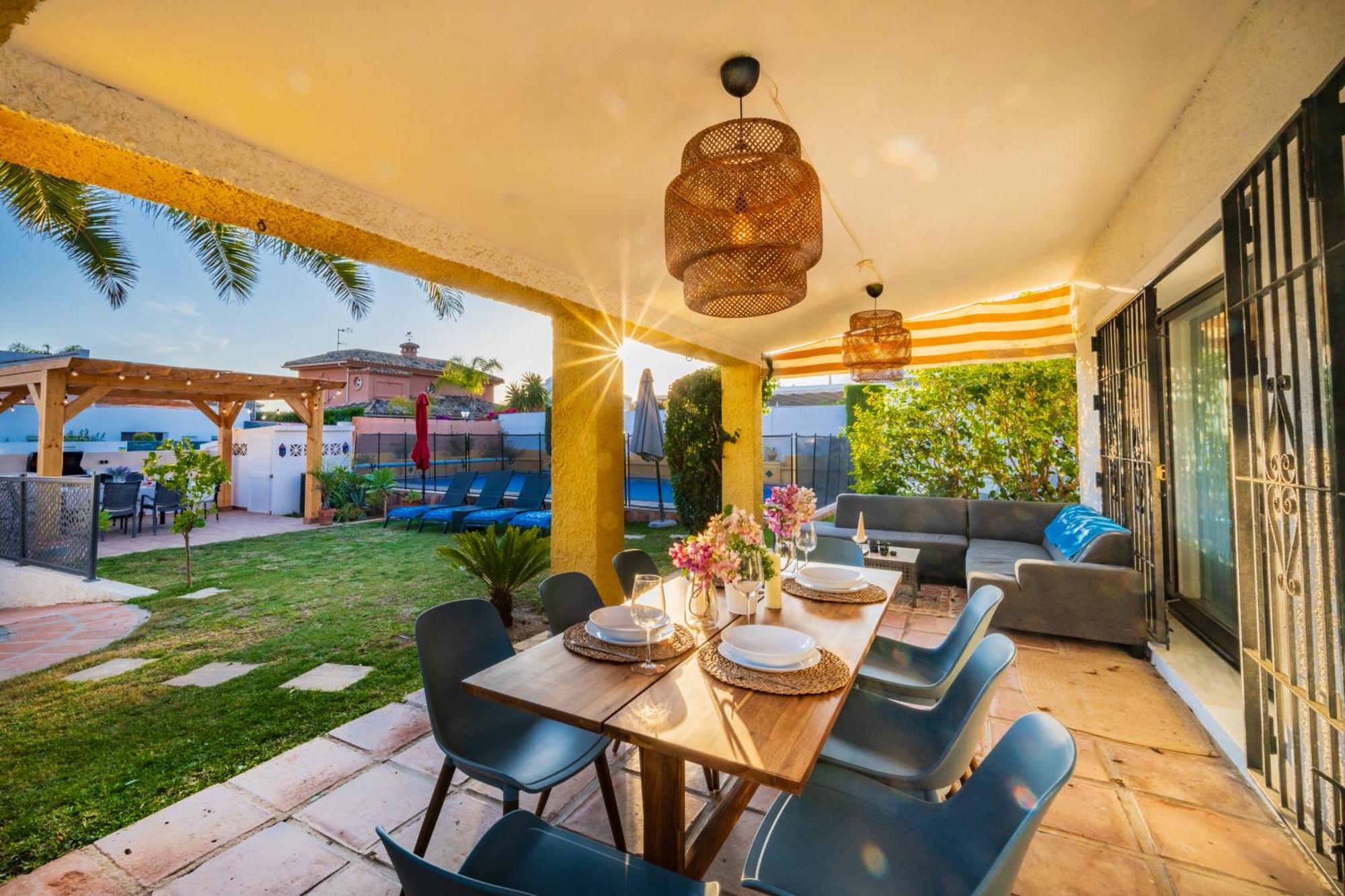Typical Beach House Las Chapas Playa With Heated Pool Marbella Esterno foto