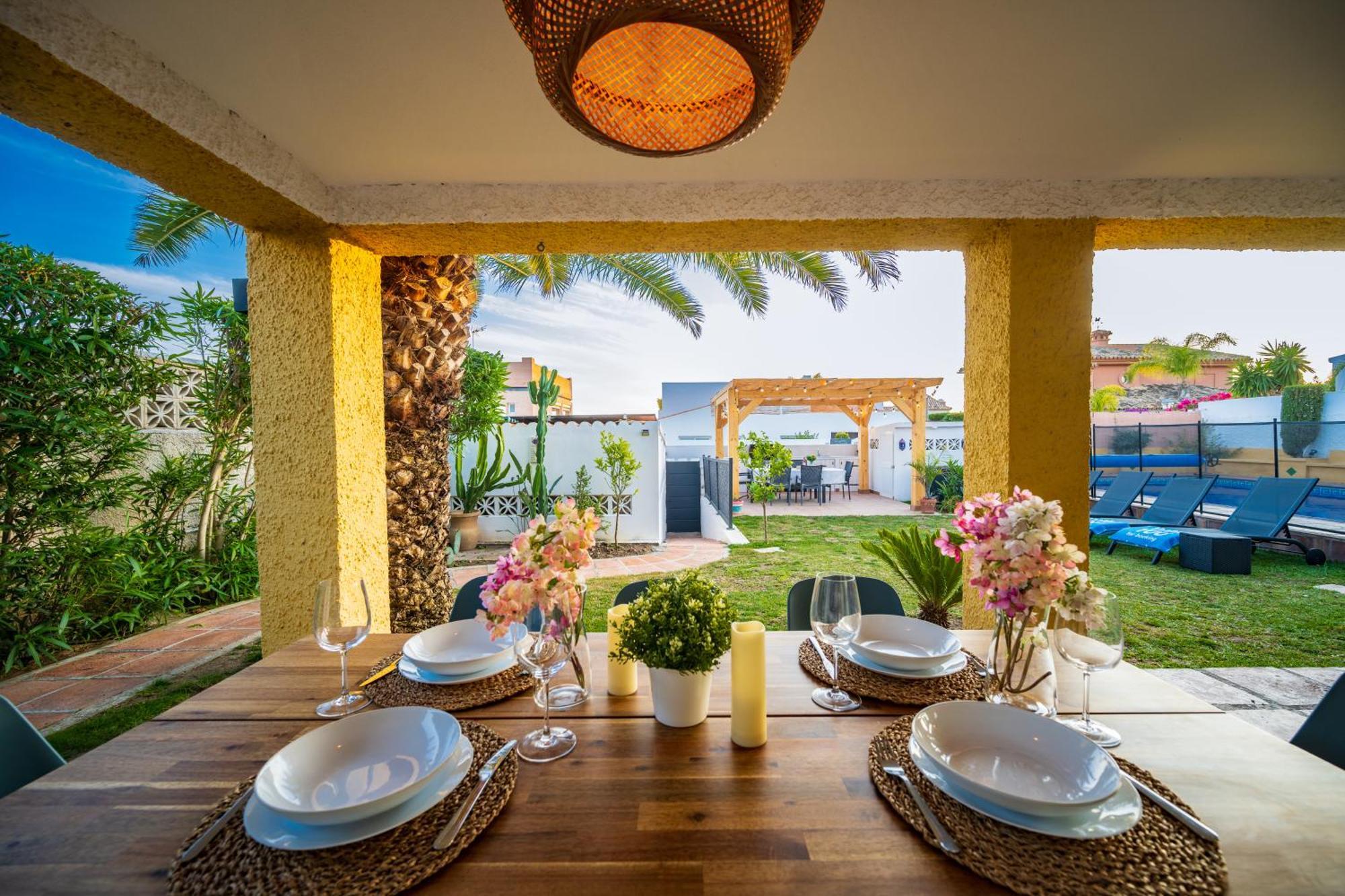Typical Beach House Las Chapas Playa With Heated Pool Marbella Esterno foto
